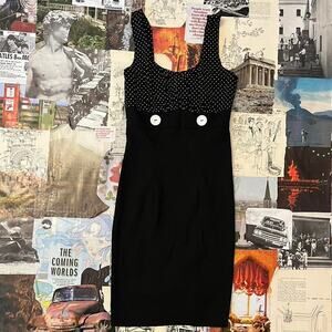 Adorable midi body con dress